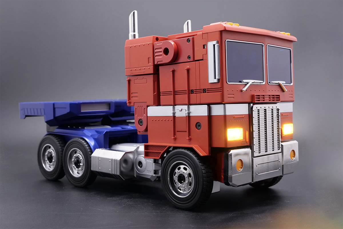 robosen optimus prime transformer